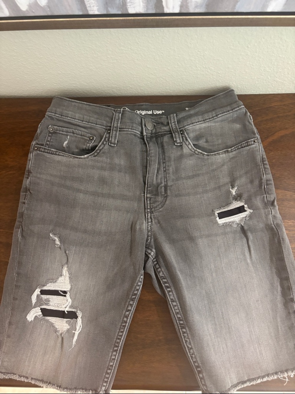Original Use Gray Distressed Men’s Slim Denim Shorts
